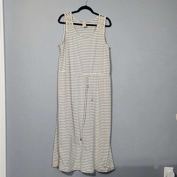 Striped Sleeveless Dress with Lace Detail - Picture 1 of 5